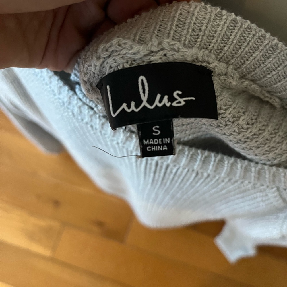 Lulu’s Open Back Sweater - Picture 2 of 3